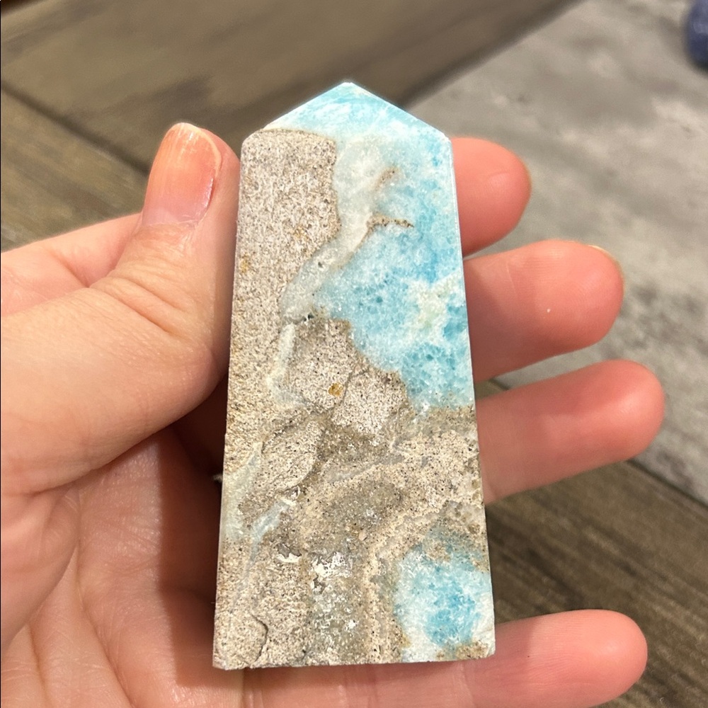 Caribbean calcite / Blue Aragonite crystal Obelisk - resembles the ocean - Picture 5 of 9